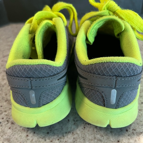 Nike Boys Shoes Size 12.5 - Picture 5 of 9